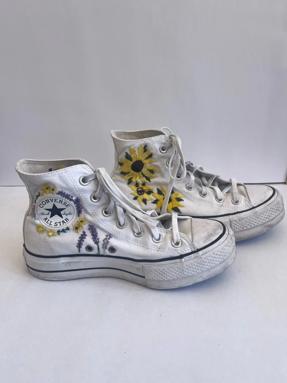 HAND EMBROIDERED platform hightop white Converse